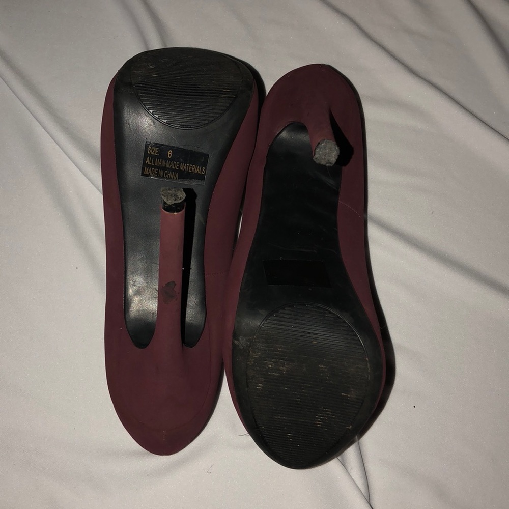 Heels - Picture 4 of 4